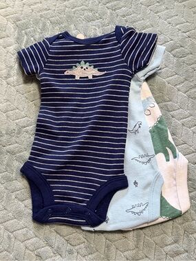3 piece Carter’s Onesie Dinosaur Preemie Set. NWT